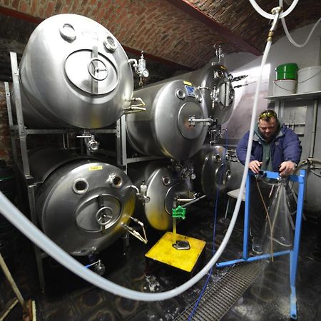 Penzion Pivovar Podlesi Příbram エクステリア 写真