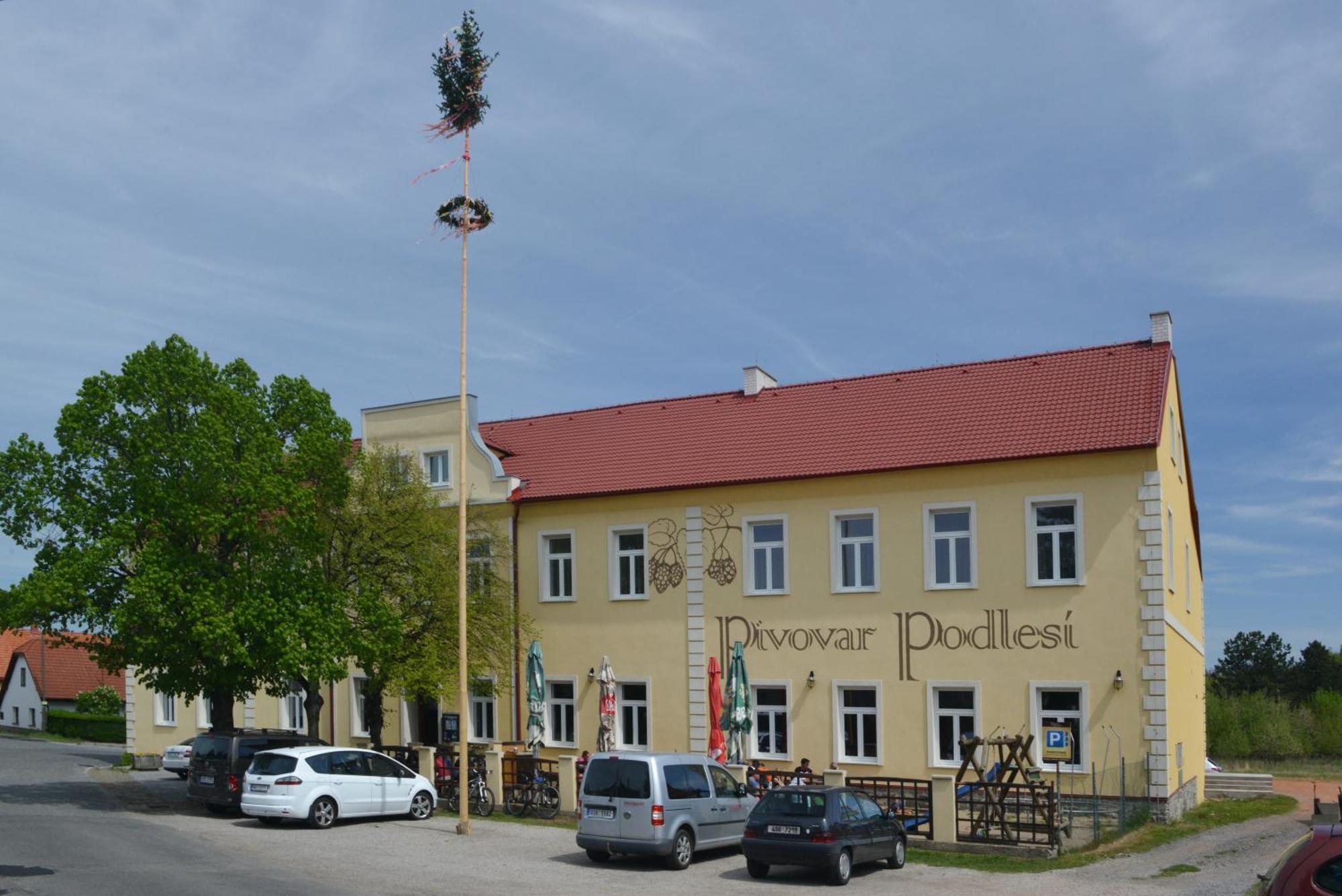 Penzion Pivovar Podlesi Příbram エクステリア 写真