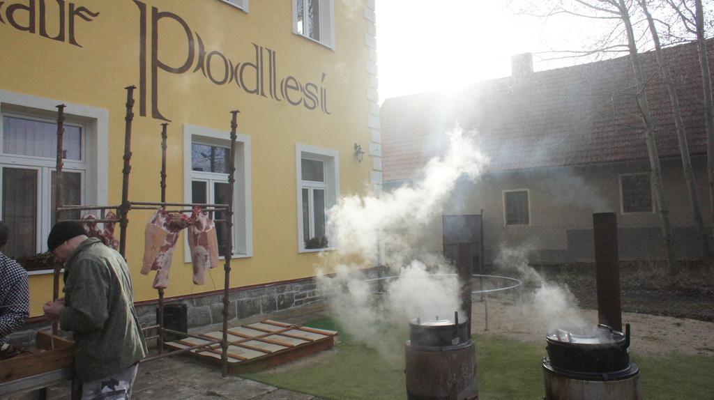 Penzion Pivovar Podlesi Příbram エクステリア 写真