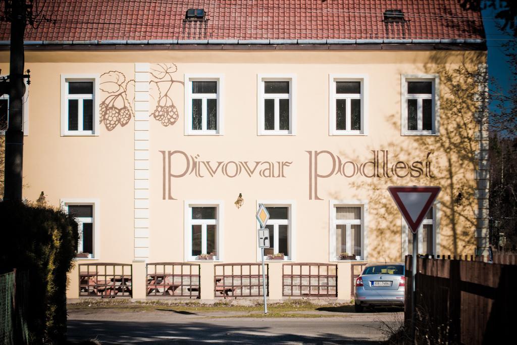 Penzion Pivovar Podlesi Příbram エクステリア 写真