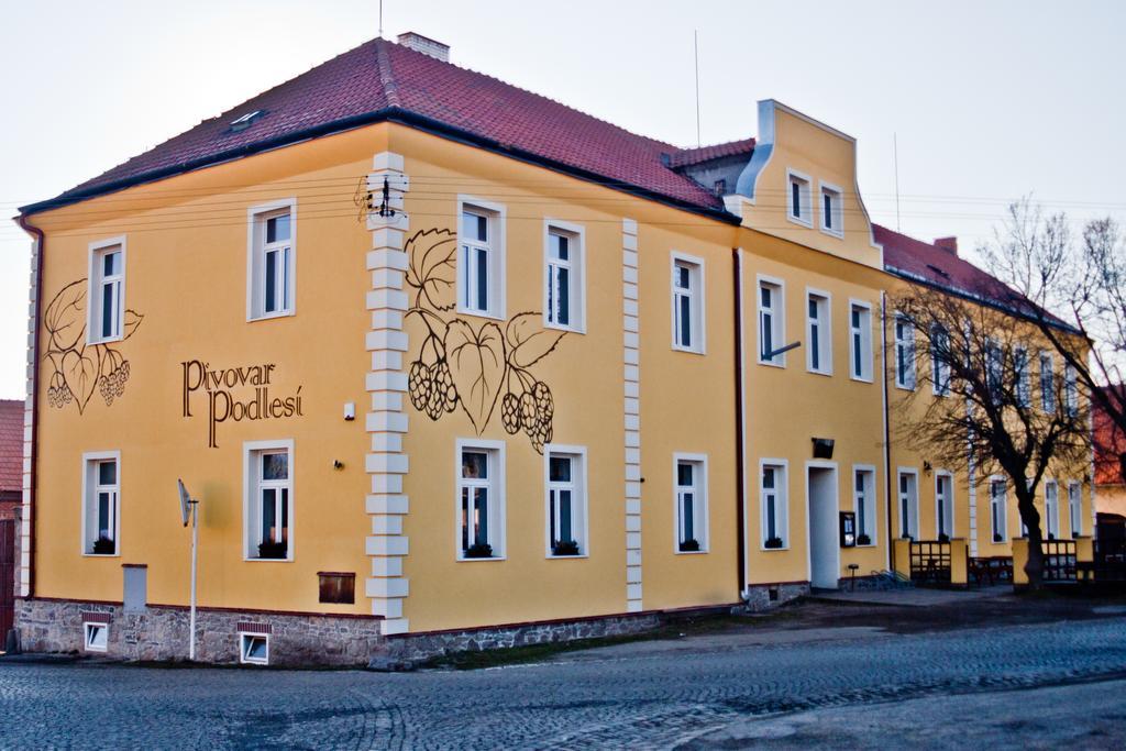Penzion Pivovar Podlesi Příbram エクステリア 写真